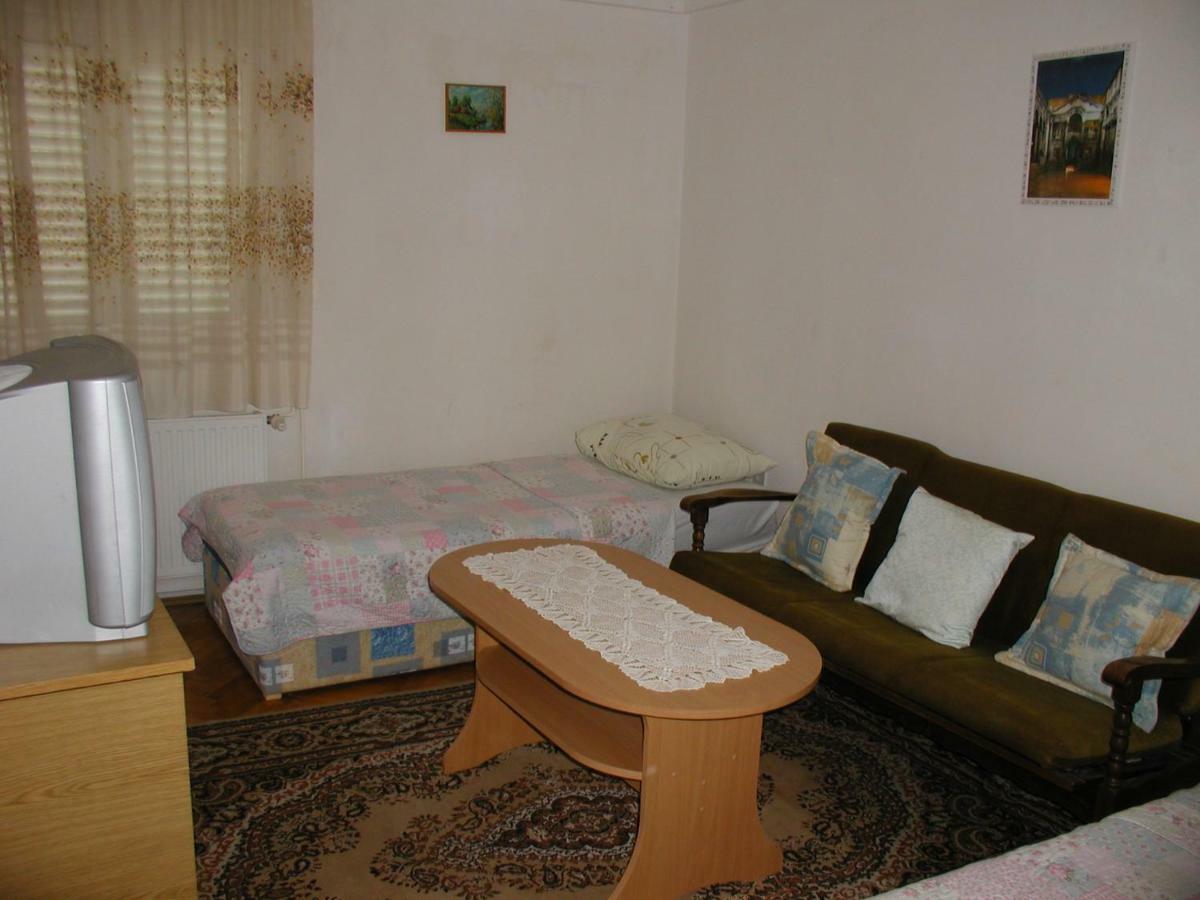 Apartman Jozo Orij ดูกีรัท ภายนอก รูปภาพ